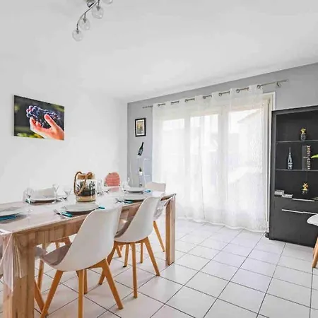 La Petite Maison De Theo Holiday home Binson-et-Orquigny
