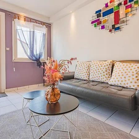 Holiday home La Petite Maison De Theo *